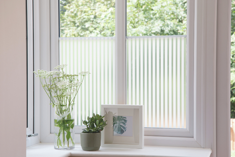 Fensterfolie Linia an Fenster angebracht 